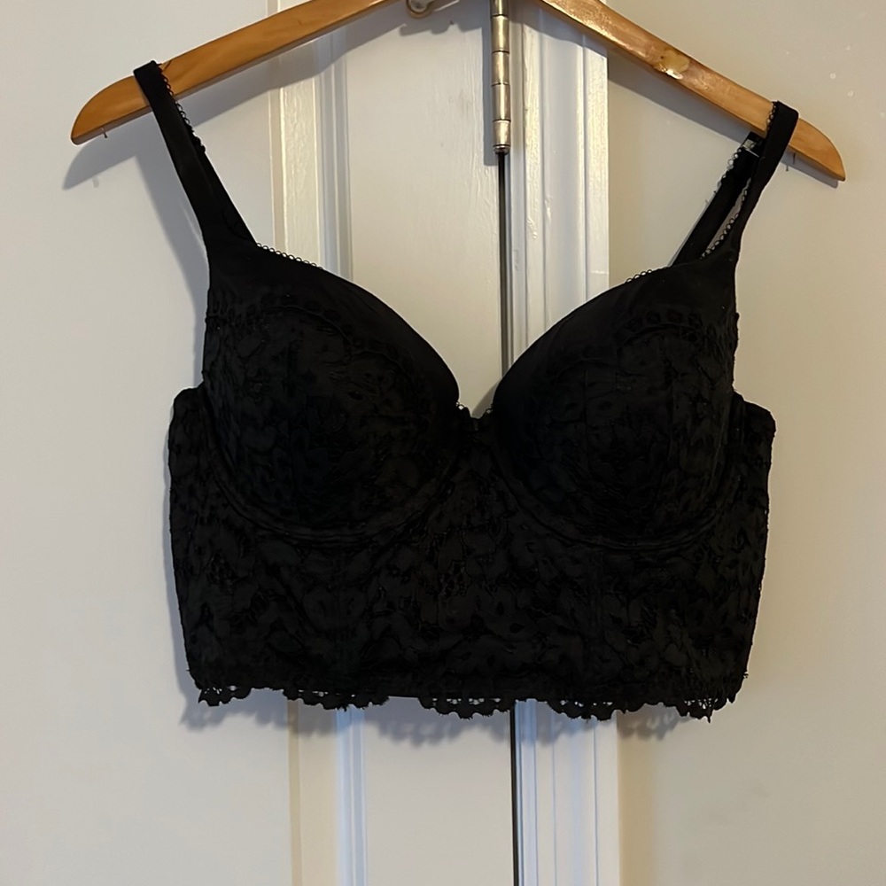 Victoria’s Secret Body by Victoria lined demi